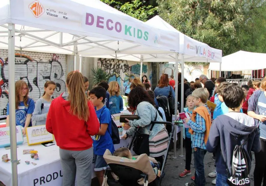Les cooperatives escolars, al mercat ambulant d’aquest dijous