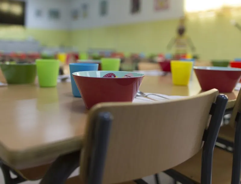 L'AMPA de l'Escola Setelsis ofereix un lloc de treball de monitor de menjador
