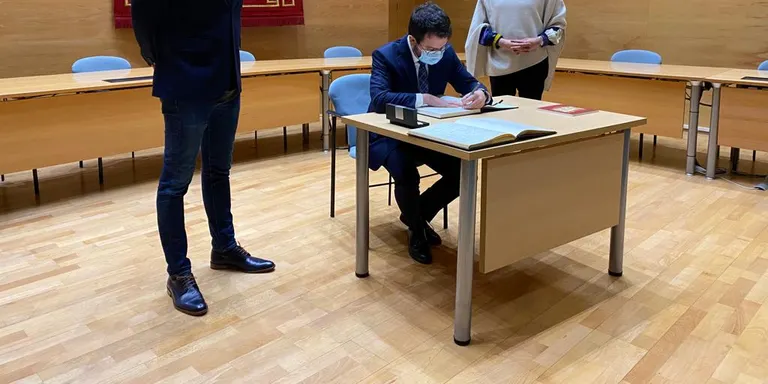 Pere Aragonès protagonitza la primera visita oficial d'un president de la Generalitat a Caldes en 37 anys