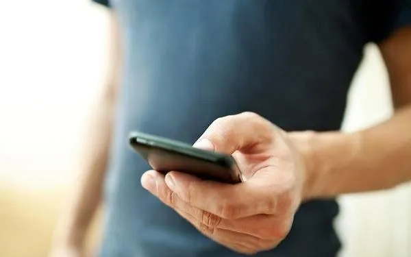 Una app permetrà identificar les víctimes de violència masclista quan truquin al 112 abans que l’operador les atengui