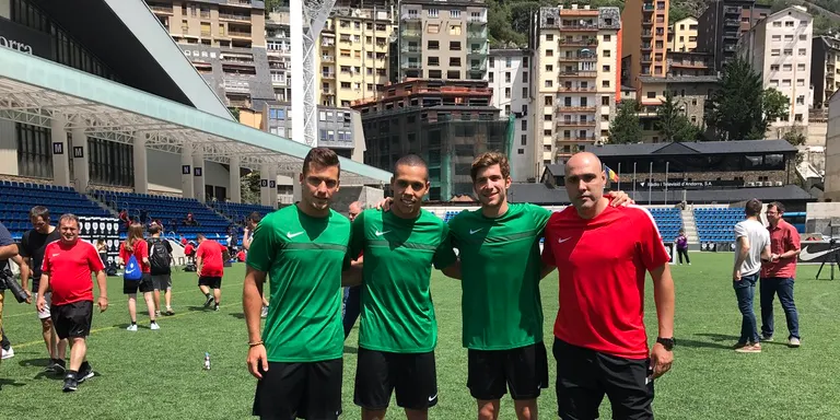 Sergi Roberto visita el Nike Camp d'Andorra