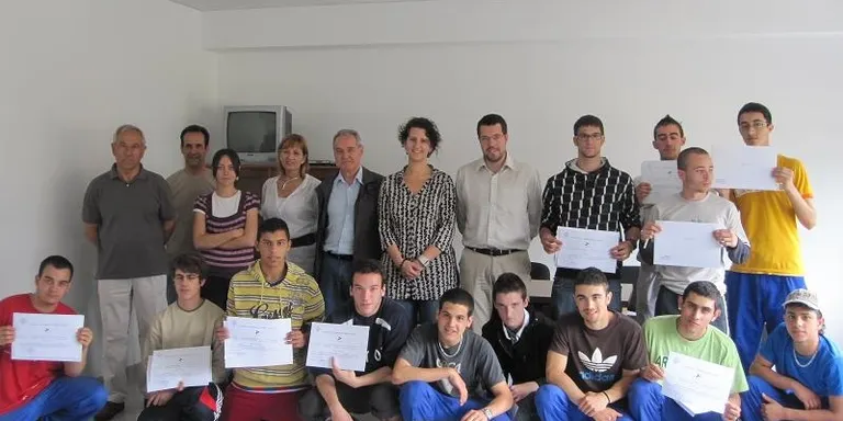 L'Escola Taller de la Seu lliura 16 certificats de fusteria i electricitat