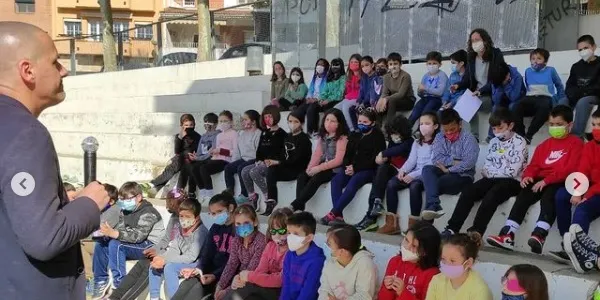 L'alcalde respon preguntes dels infants de 3r de l'Escola Sant Martí