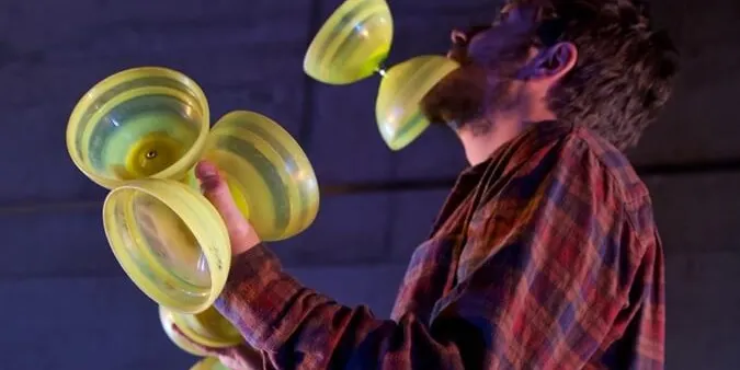 El Cicle Racons continua amb '326 Mormurs, l'espectacle de circ de Troposfera.xyz