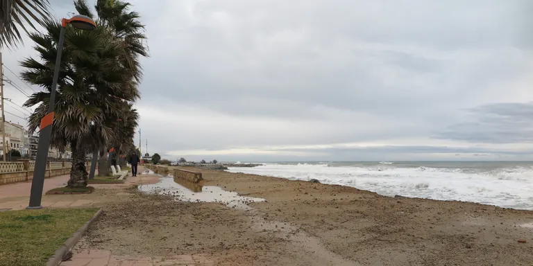 Els danys del temporal i la consolidació de les platges van centrar el consell d’alcaldes sobre el litoral