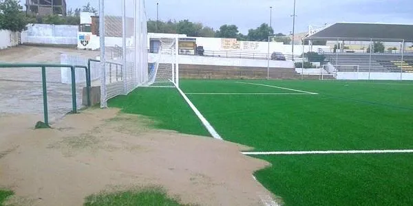 L’empresa encarregada de la instal·lació de la gespa al Joan Pijuan valorarà dijous els problemes ocasionats al camp a causa de la pluja