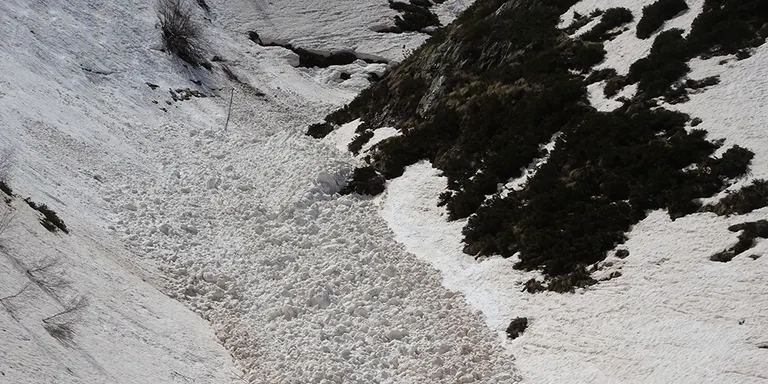 Mor un dels dos esquiadors atrapats per una allau a Naut Aran