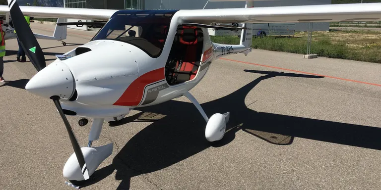 Una empresa andorrana dedicada a la venda d'avionetes ocuparà un nou hangar de l'Aeroport Andorra-la Seu d'Urgell