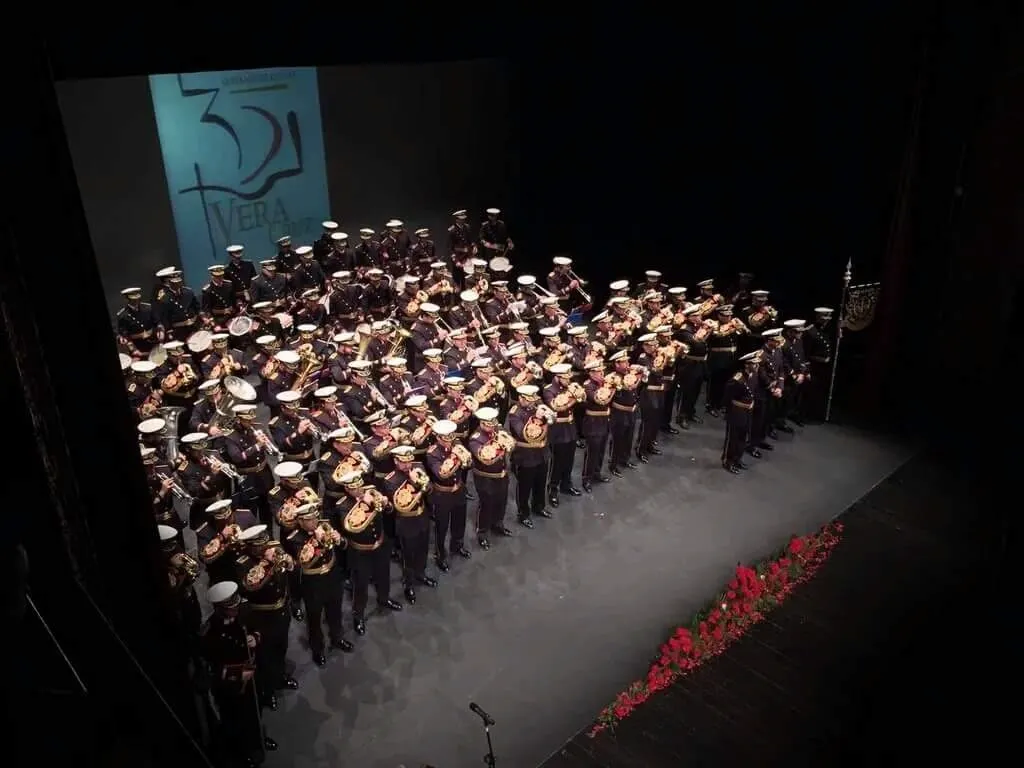 El director de la banda de la Vera-Cruz muestra en COPE Utrera su alegría por el Mostachón de Oro