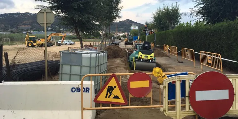 Comença la canalització d'aigües a l'Avinguda dels Tarongers