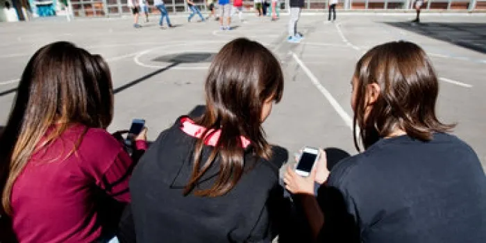 L'ús dels mòbils està prohibit en els centres educatius arenyencs