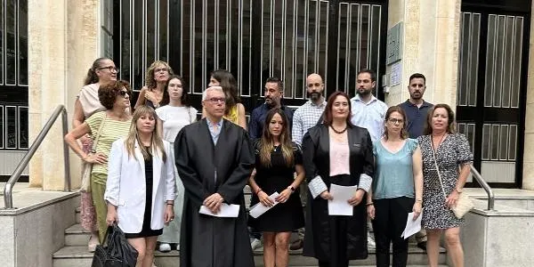 Els funcionaris de justícia suspenen temporalment la vaga indefinida a l’espera dels resultats de les eleccions generals