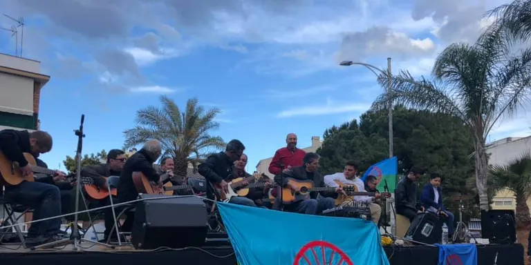 Poesia i música a Pineda per commemorar el Dia Internacional del Poble Gitano
