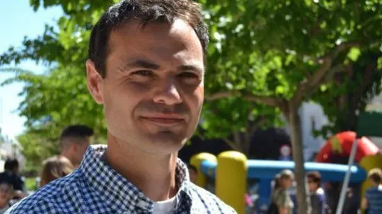 Pineda en Comú instal.la una carpa informativa per rebre aportacions pel seu programa electoral