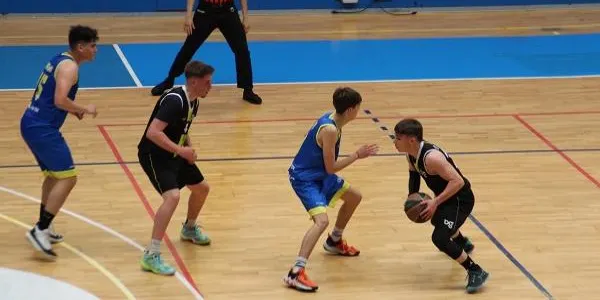 El Junior del CB Altafulla – BBG rep al Farlawsports aquest dimecres amb el lideratge en joc