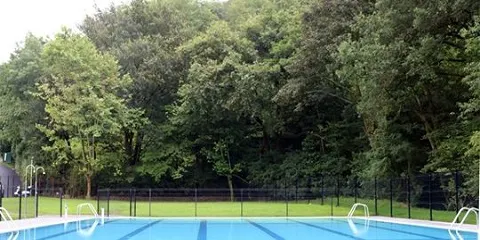 MÁS DE 1.200 PERSONAS HAN VISITADO LAS PISCINAS DEL ESPACIO DEPORTIVO MUNICIPAL SAN MARCIAL TXINGUDI