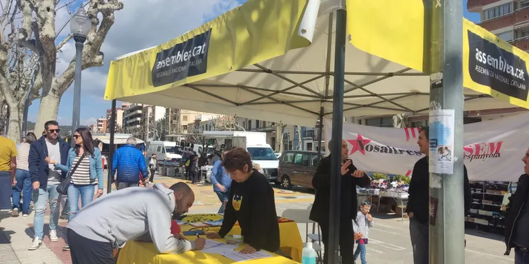 L’ANC recull signatures per la campanya ‘Nosaltres acusem’