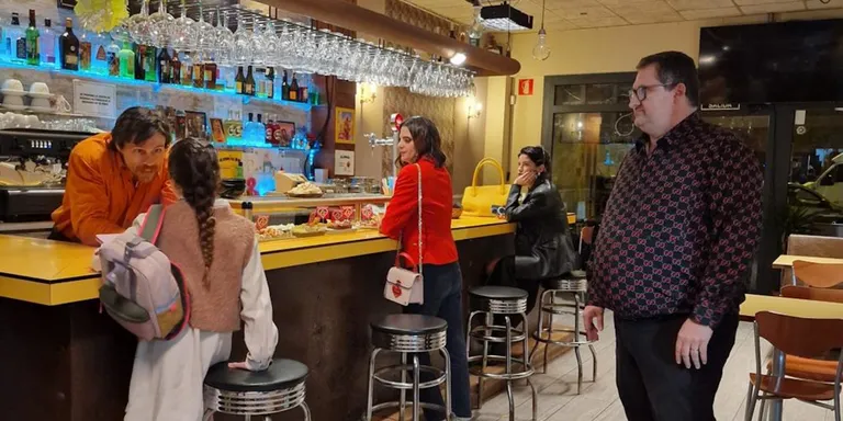 Jordi Calvet roda el segon curtmetratge a Blanes amb Ares Teixidó, Macarena Gómez i Fernando Esteso