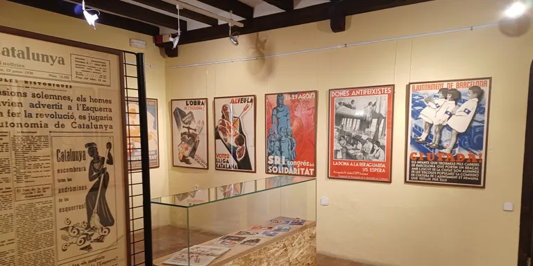 El Molí de les Tres Eres exposa 26 cartells sobre el paper de la dona durant la República