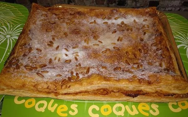 Coques de Sant Joan i petards acompanyen la revetlla a Altafulla