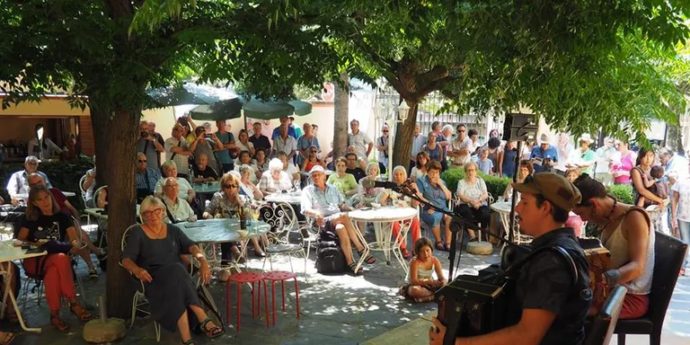 La música tradicional torna a sonar a la Seu i Arsèguel per la Trobada amb els Acordionistes del Pirineu