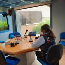 Entrevistes de la Justa del 19/4/2021 — Nou WhatsApp 24/7 dels Mossos contra la violència masclista: ús, denúncies i circuits d’atenció + Enologia: diferències entre blanc, negre i rosat - episode art