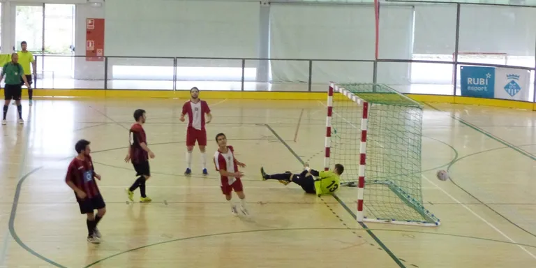 L’Esportiu masculí es complica la vida