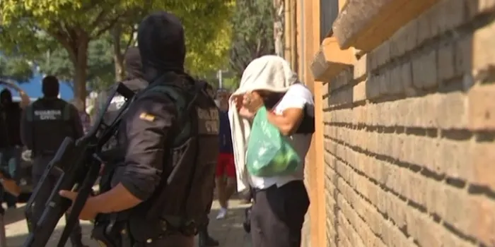 Dues detencions a Mataró en una operació antijihadista contra una estructura de reclutament de persones