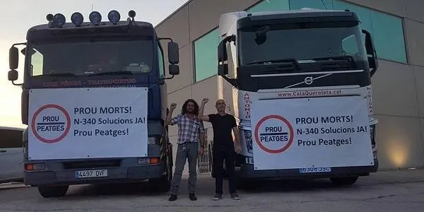 Els transportistes mantenen les marxes lentes de camions pel pont de la Puríssima