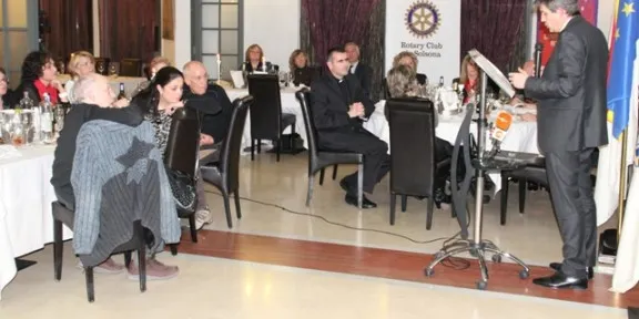 El Rotary Club de Solsona organitza un sopar solidari a favor dels joves migrats sols que hi ha a la ciutat