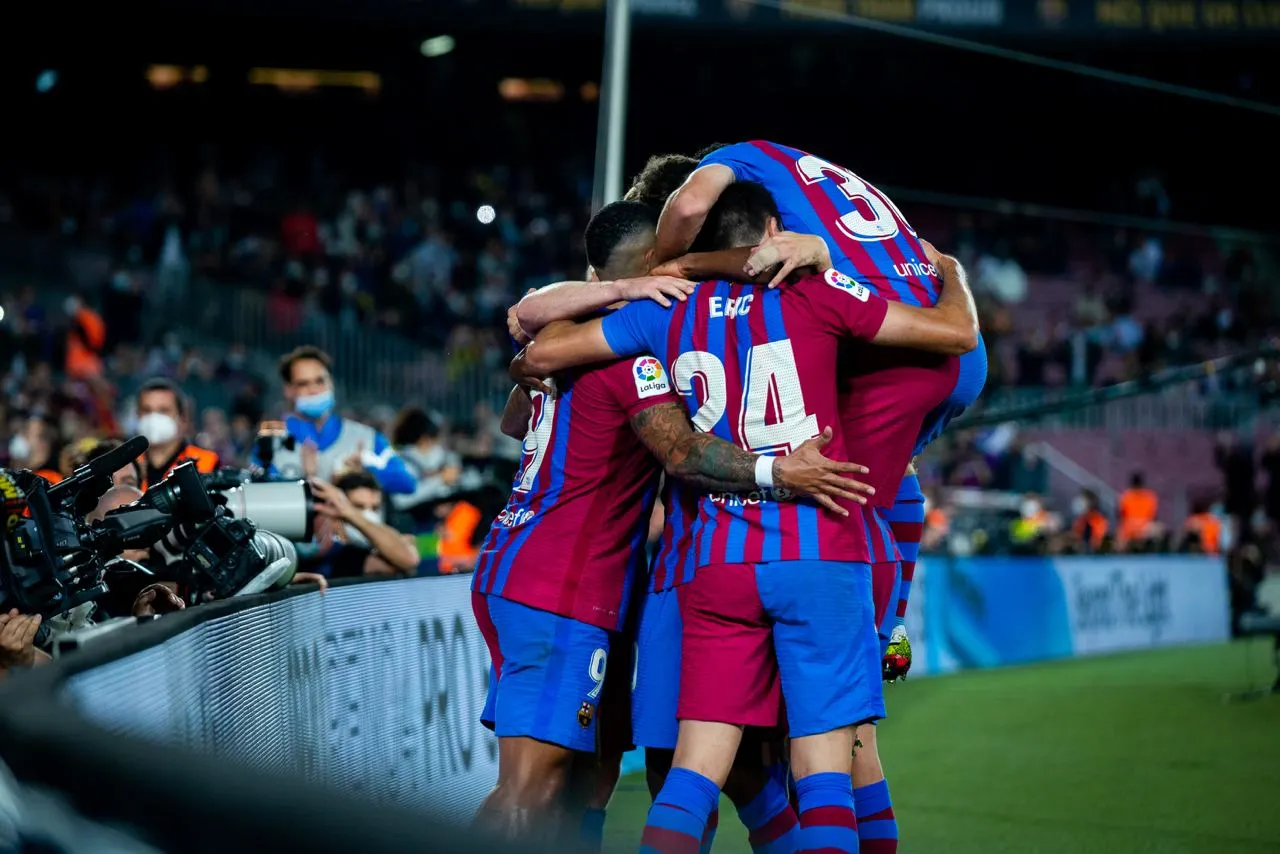El Barça torna amb força i remunta contra el València (3-1)