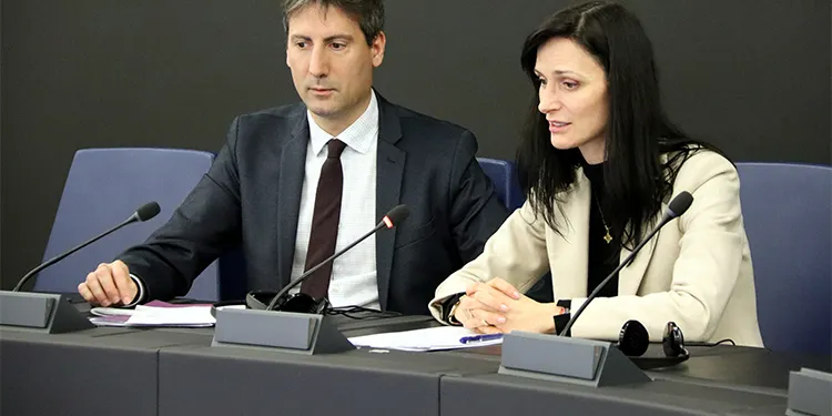 Jordi Solé demana a la comissària europea de Recerca, Cultura i Educació un programa per impulsar el multilingüisme digital
