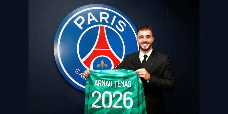 Arnau Tenas fitxa pel PSG