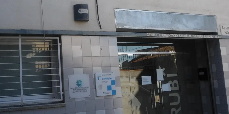 Taula informativa sobre l'hepatitis al centre Ferran Salsas i Roig