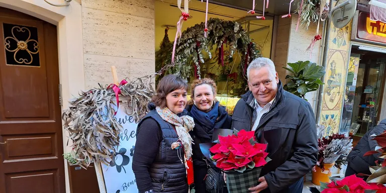 Valls torna a lluir amb el Mercat de Nadal