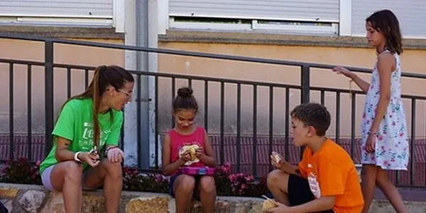 4 de cada 5 famílies que demanen beca per colònies a la demarcació de Tarragona viuen sota el llindar de la pobresa
