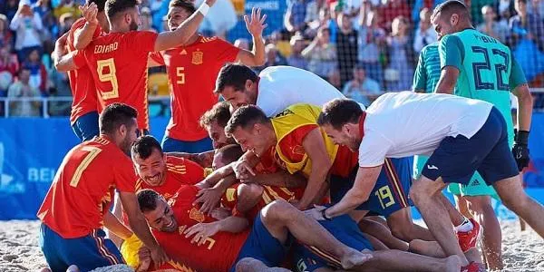 Llorenç Gómez, Eduard Suárez i Adrián Frutos, convocats per iniciar la fase regular de l’Euro Beach Soccer League 2019