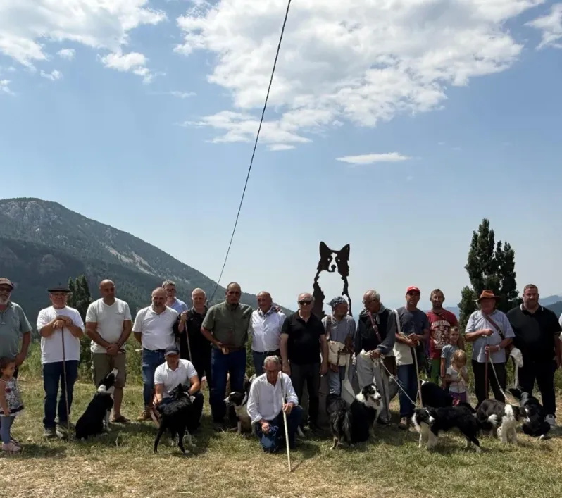 El basc Ignacio Echeverría i el seu gos Mis guanyen el 18è Concurs de Gossos d'Atura d'Odèn
