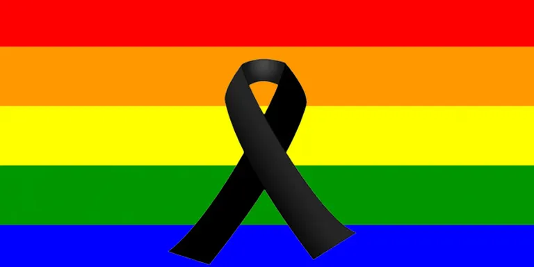 L’Ajuntament de Cambrils condemna l’assassinat homòfob d’un jove a la Corunya