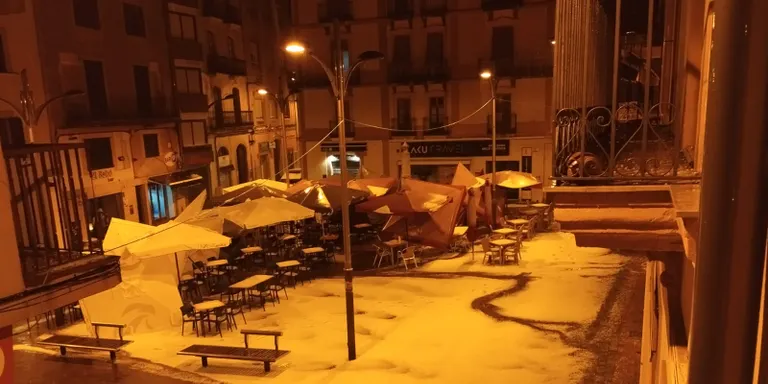 Una intensa calamarsada sorprèn Torredembarra durant la nit d'aquest dilluns