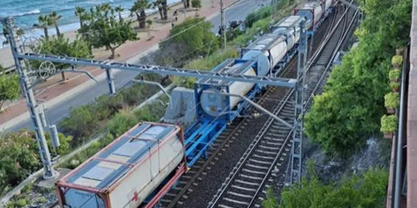 Un estudi avaluarà la viabilitat de connectar el tràfic de mercaderies del Corredor Mediterrani amb la línia Pau-Camfranc