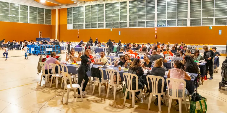 Sopar de motxilla i música en directe per celebrar la Nit de la Castanyada