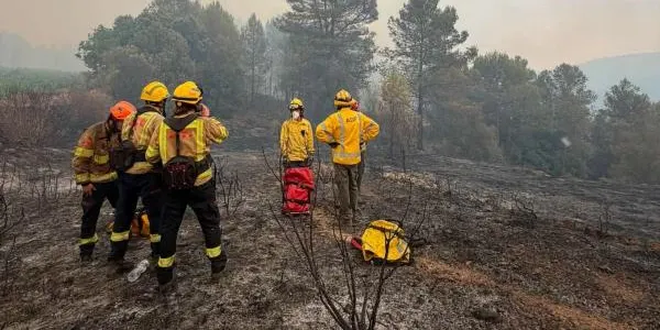Els Bombers estabilitzen el foc d'Aiguamúrcia, que ha cremat 154 hectàrees
