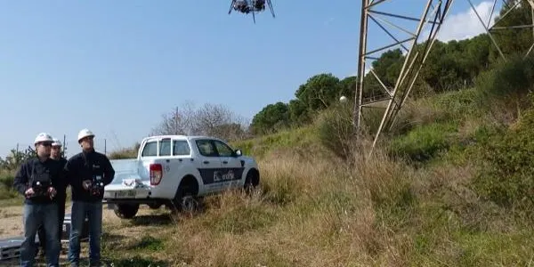 Endesa incorpora drons per estudiar el creixement de la massa forestal en les línies elèctriques i prevenir els incendis