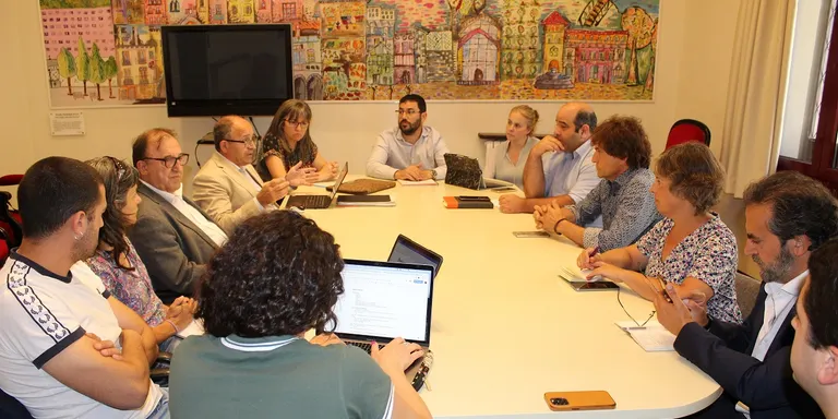 Reunió del sector làctic a l'Ajuntament de la Seu d'Urgell