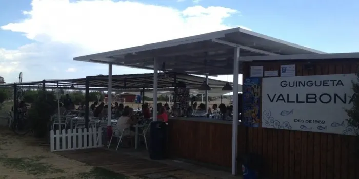 Els guinguetaires comenten que la temporada ha tingut un mal inici a les platges d'Arenys