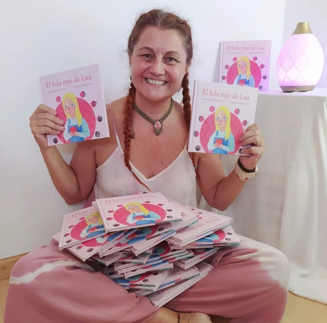 La terapeuta Gemma Cazorla presenta el seu llibre “El Hilo Rojo de Lua”