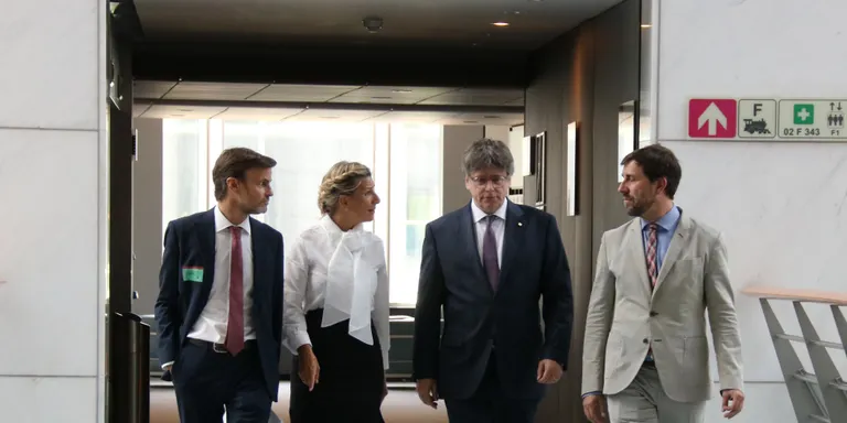 Puigdemont i Díaz estableixen una "relació estable" i coincideixen en explorar "totes les solucions democràtiques"