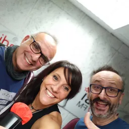 #582 - Espontaneïtat, pell, humor i amor, Carla Meyer en directe - episode art