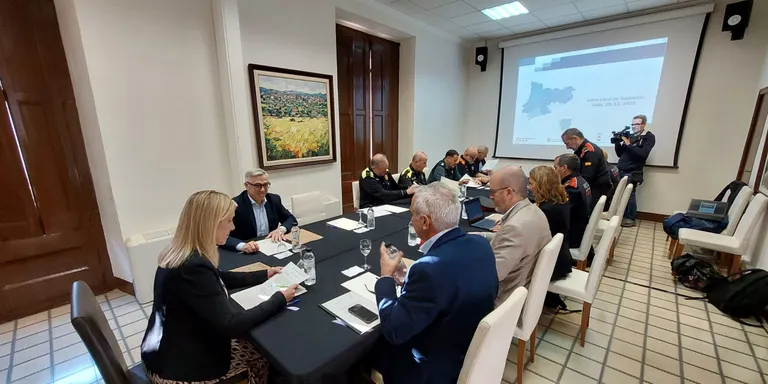 La Junta de Seguretat Local acorda mantenir els reforços de dispositius policials al carrer
